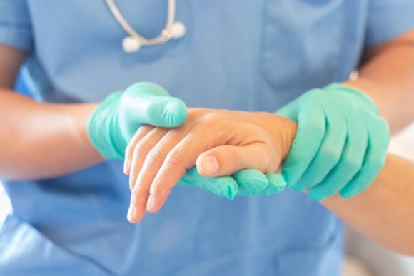 chirurgien orthopédique de la main
